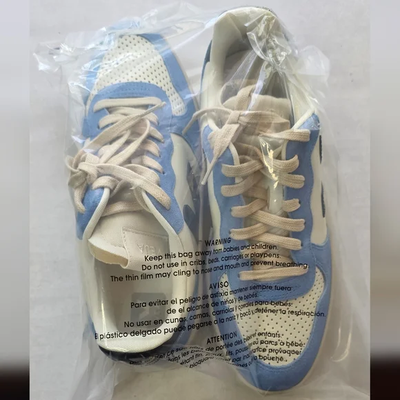 Veja V-10 Sneakers - Picture 13 of 13